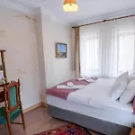 Hotel Yellow Stone House