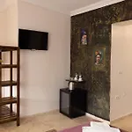 Hotel Yellow Stone House