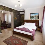 Yellow Stone House Hotel