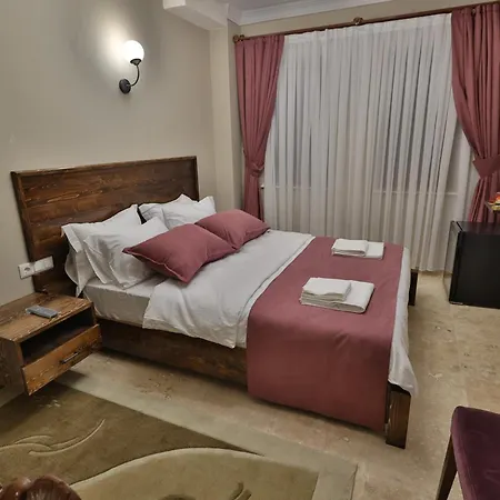 Yellow Stone House *