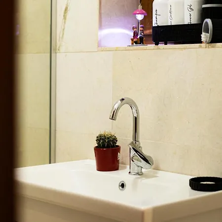 Yellow Stone House Hotel *