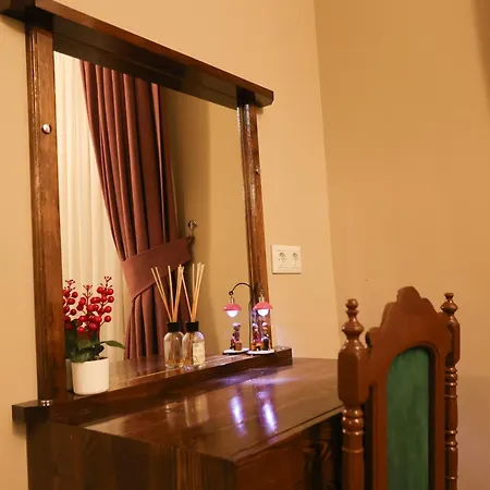 Yellow Stone House Hotel *