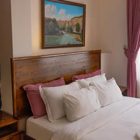 Hotel Yellow Stone House *