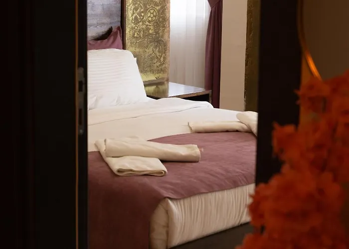 Yellow Stone House *