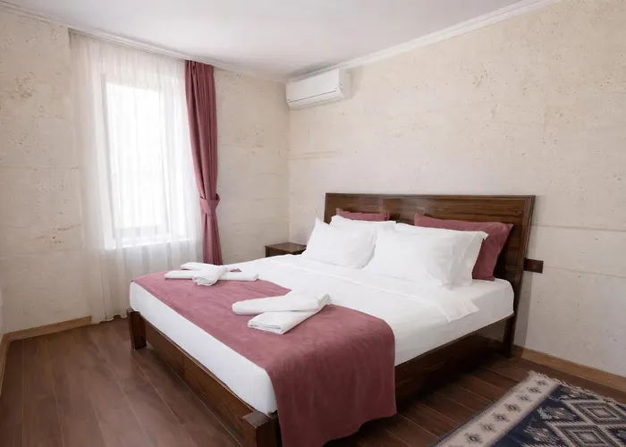 Yellow Stone House Hotel