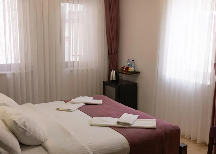 Hotel Yellow Stone House *