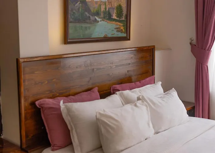 Hotel Yellow Stone House *