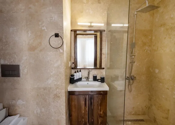 Yellow Stone House Hotel *