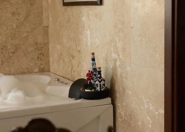 Yellow Stone House Hotel