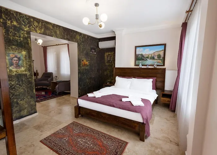 Yellow Stone House Hotel